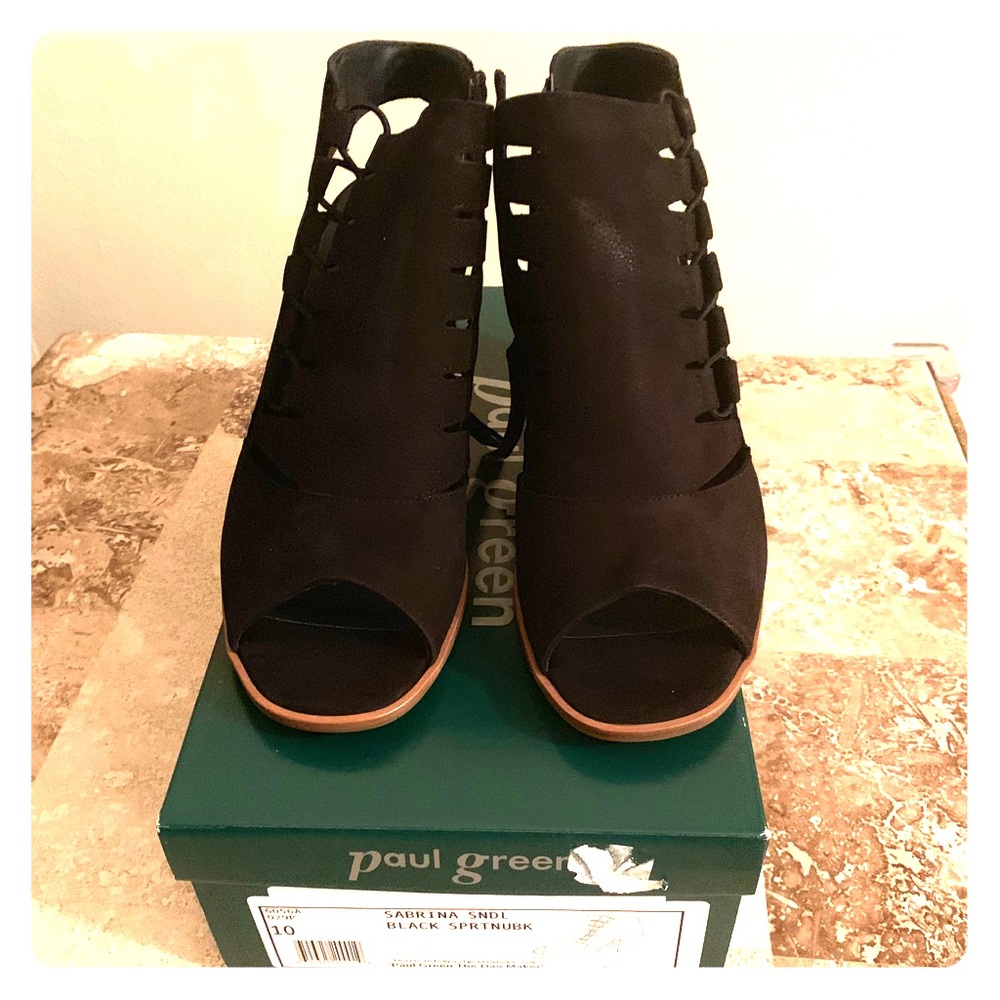 NWT Paul Green Booties